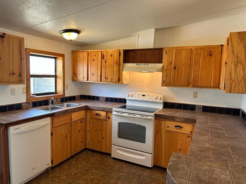 Building Photo - 1010 Grandview Dr