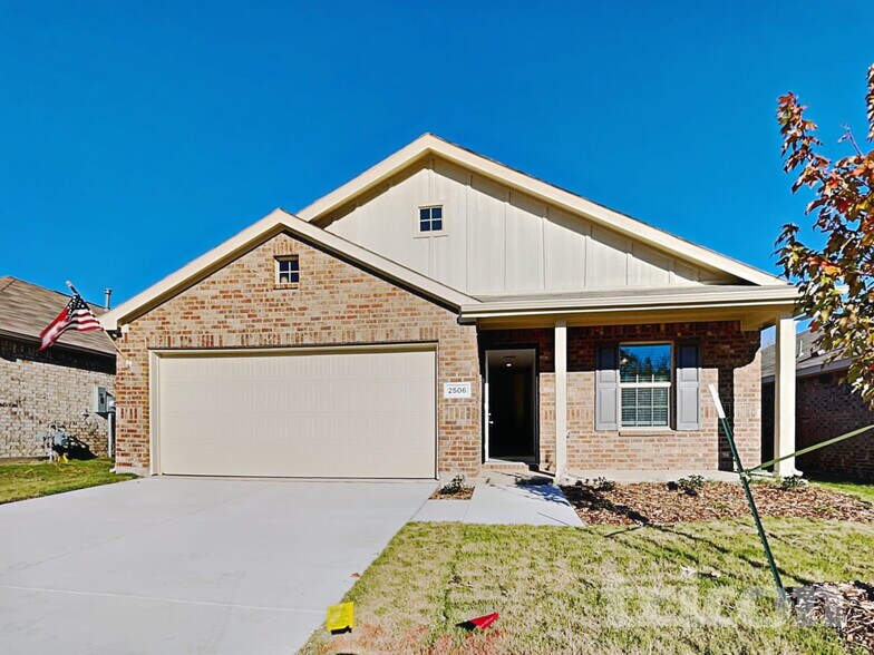 Building Photo - 2506 Perennial St