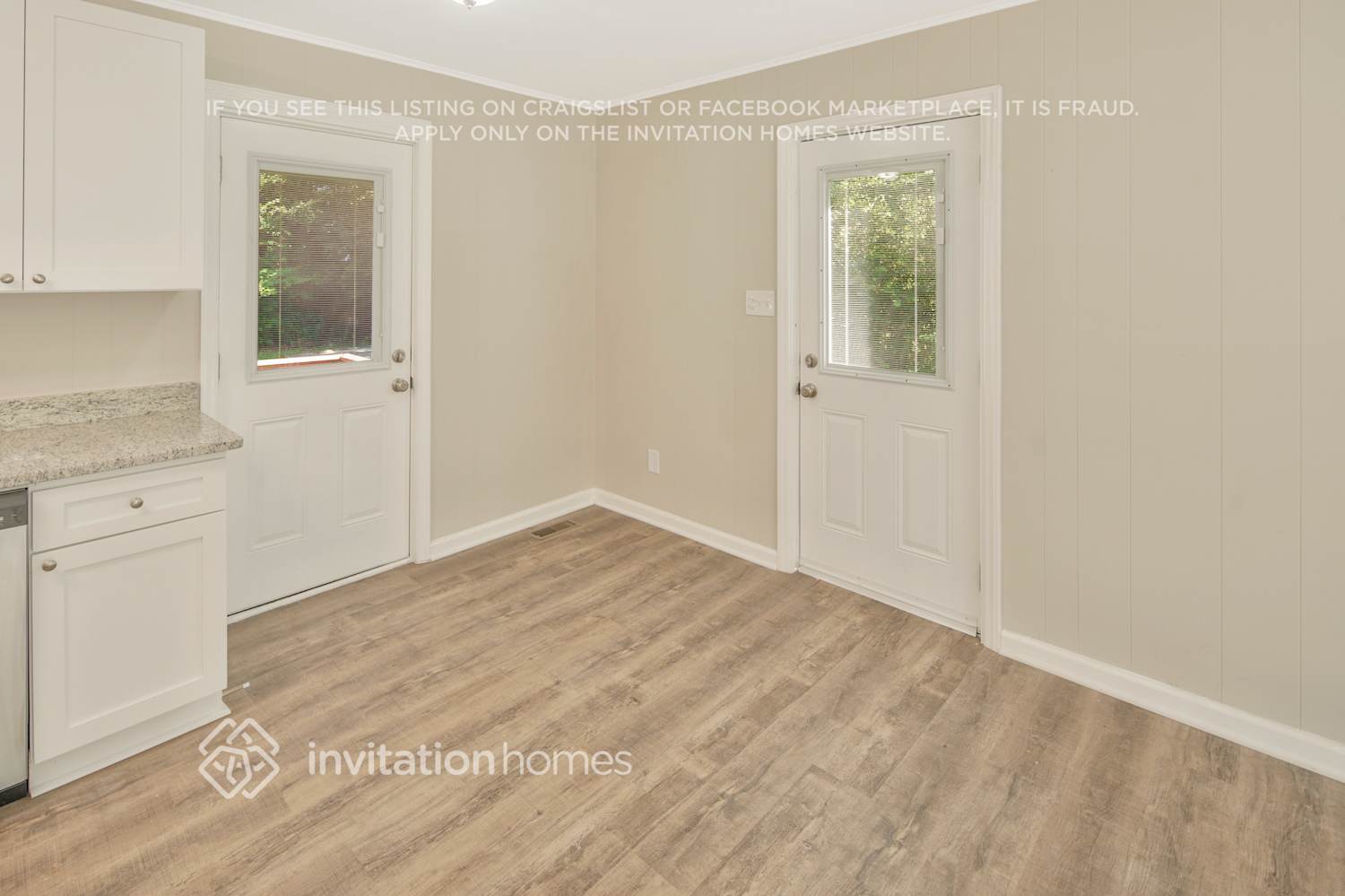 Building Photo - 1424 Sherwood Dr