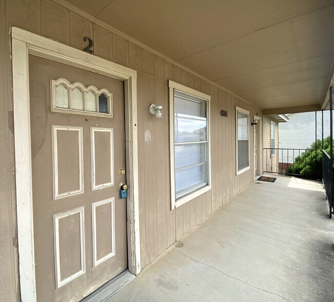 Building Photo - 4801 Rainbow Cir