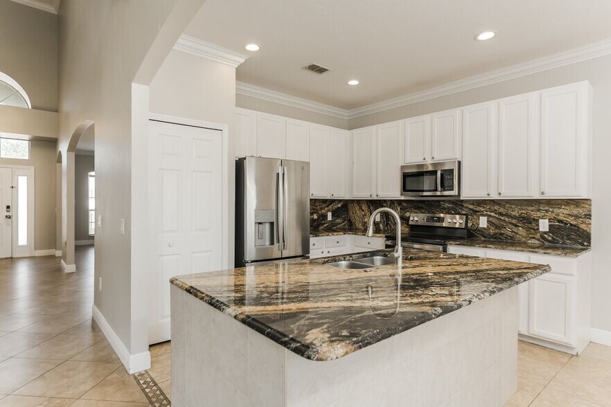 Building Photo - 4350 Fox Glen Loop