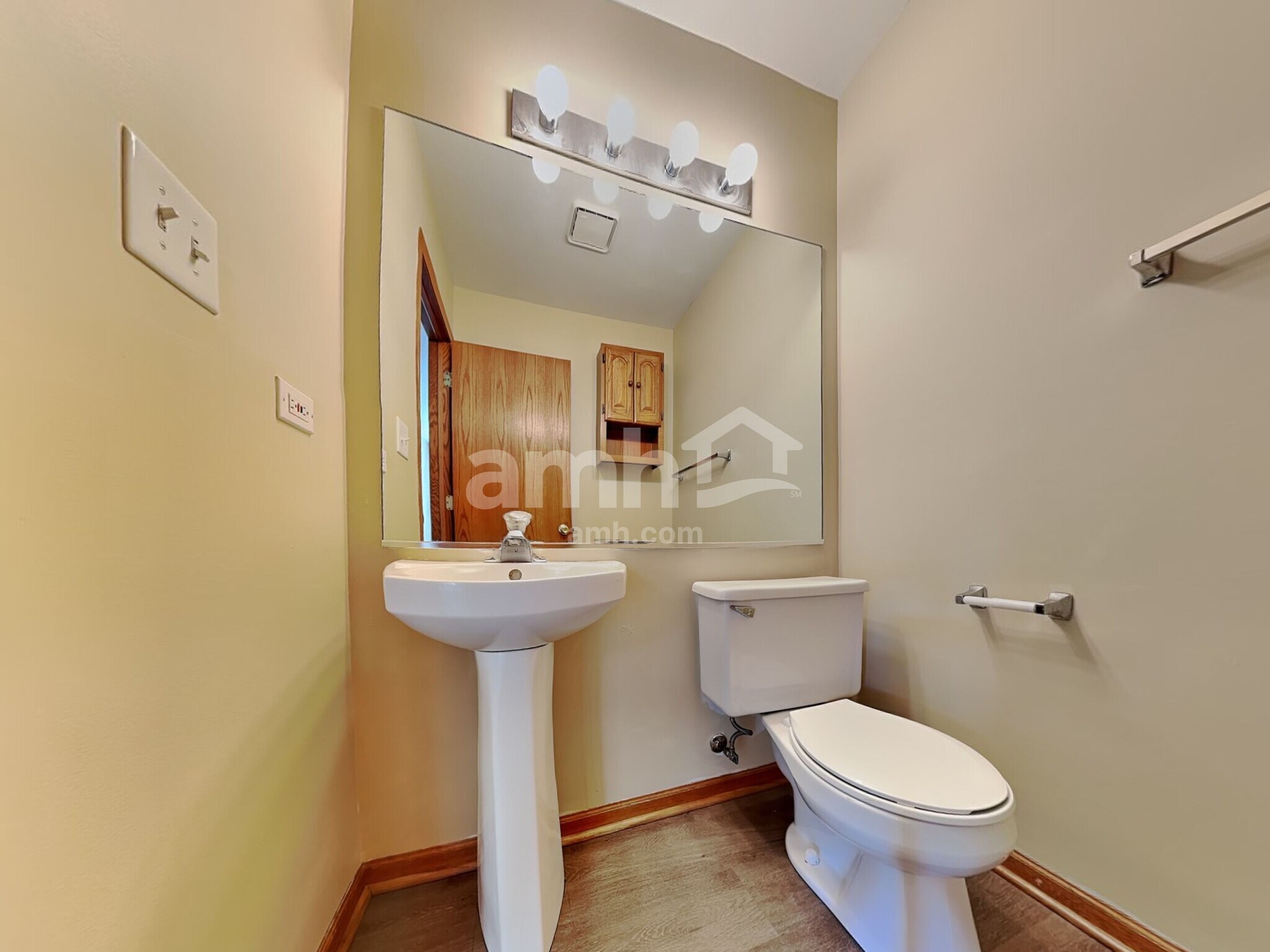 Building Photo - 775 Highview Ct