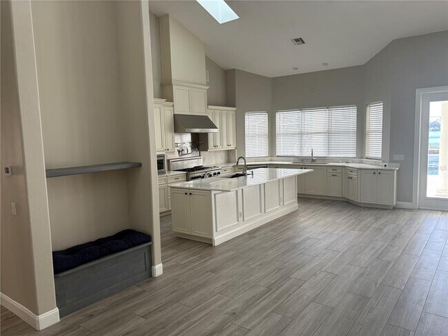 Building Photo - 3265 Hidden Lake Dr