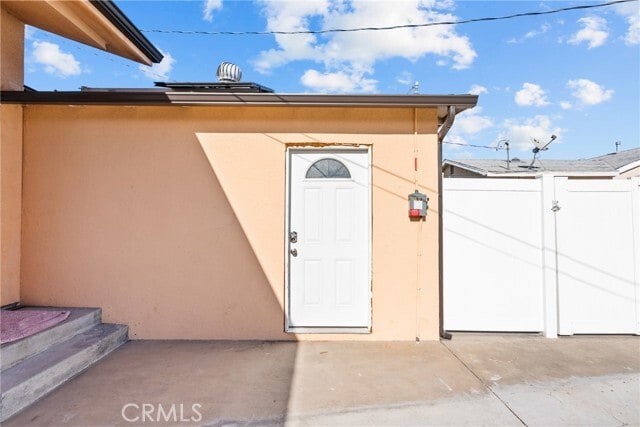 Building Photo - 7239 Kraft Ave