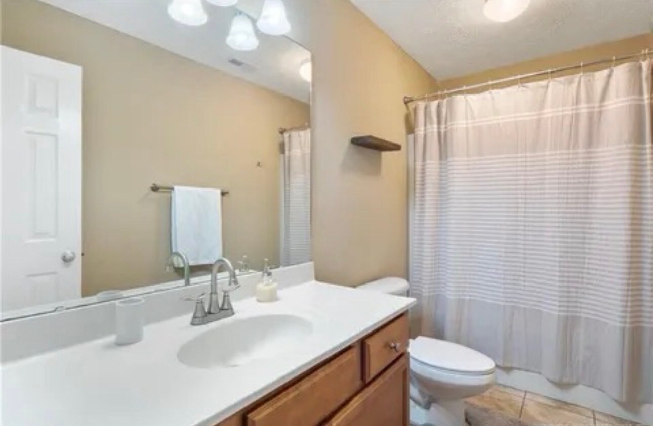 Building Photo - 6010 Pink Dr