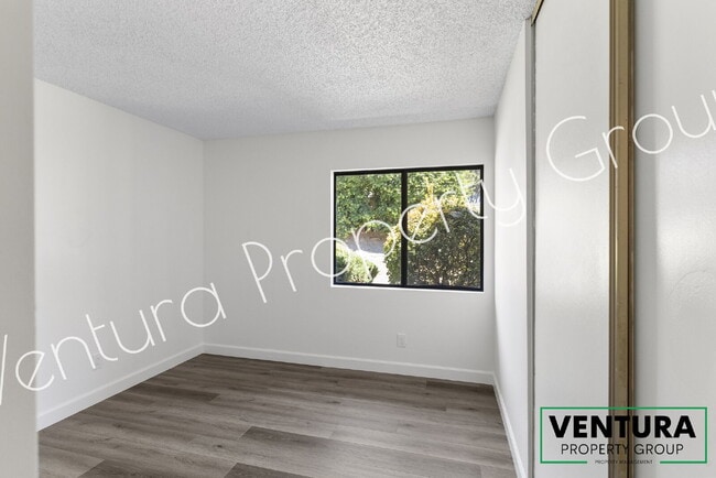 Building Photo - Clean 3-Bedroom, 2 Baths with large yard in Moorpark – Comfort & Convenience Await!