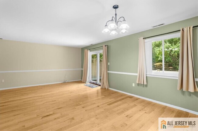 Building Photo - 73 Tennyson Dr