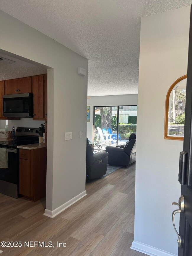 Building Photo - 133 Bermuda Ct