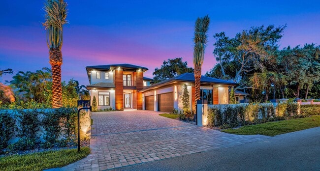 Building Photo - 416 S Lake Dr