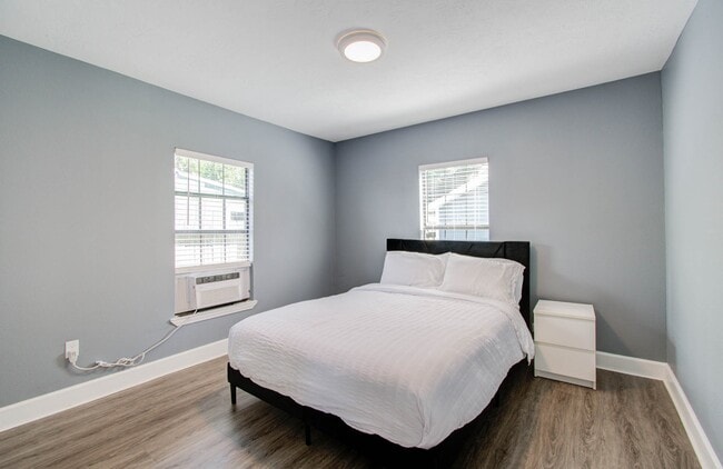 Building Photo - 3330 Kelton St