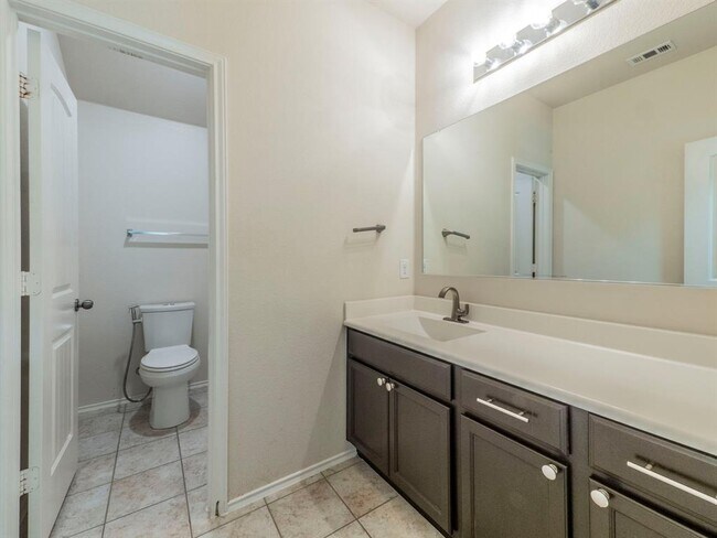Building Photo - 18705 Falcon Pointe Blvd