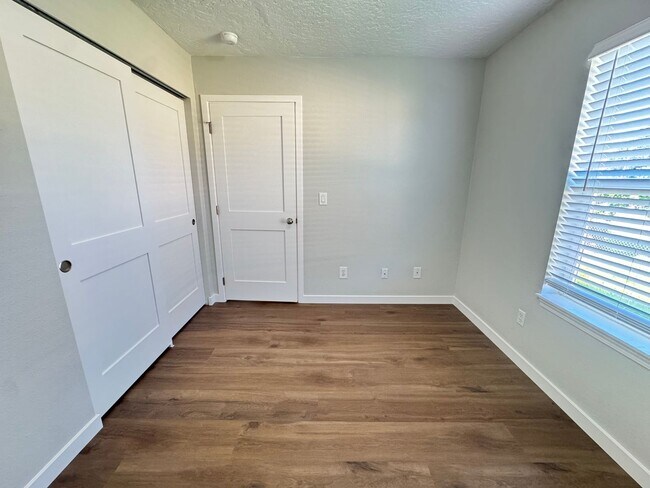 Building Photo - Just remodeled!! Mount Vernon 3 Bedroom House