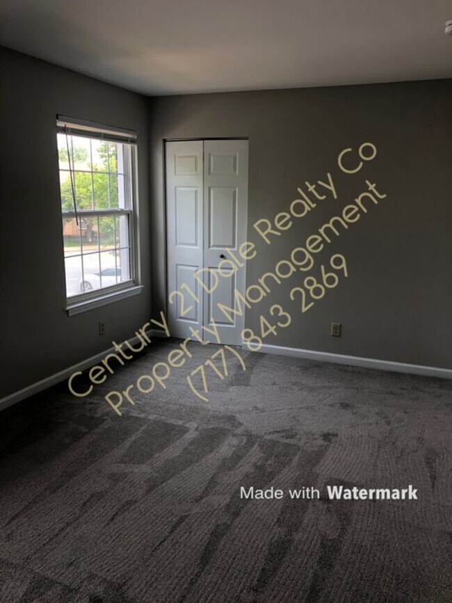 Building Photo - Lovely 2 Bedroom Home in Central School Di...