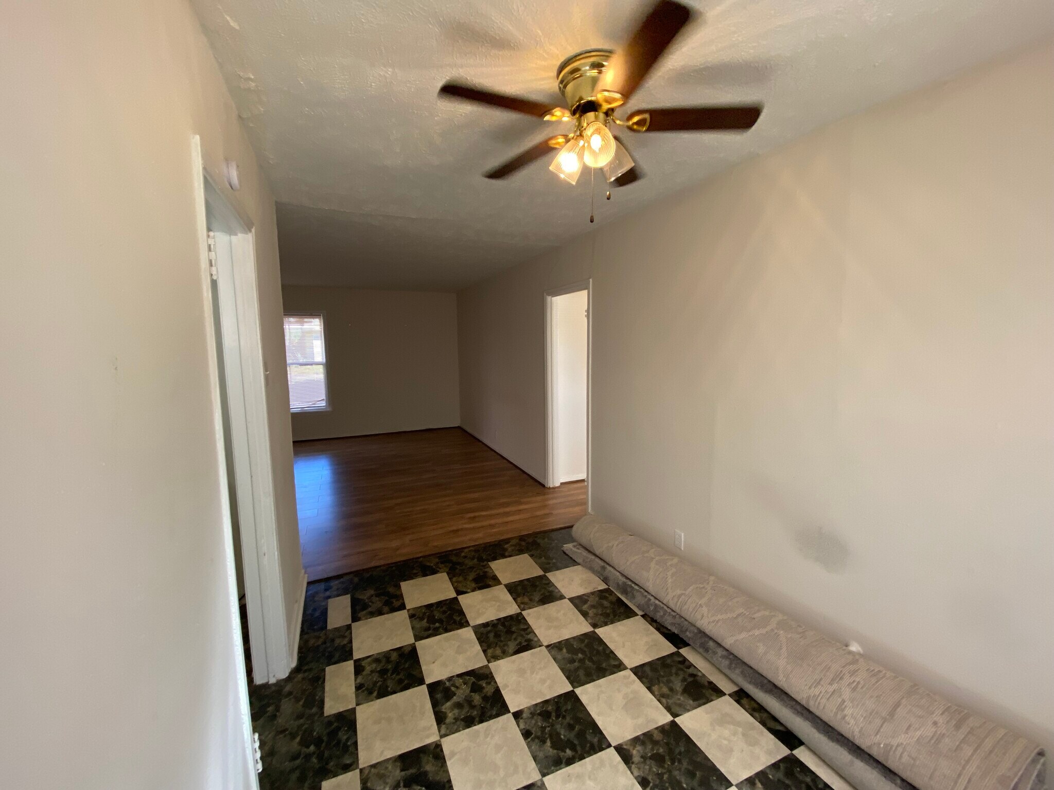 Building Photo - 4420 Roseland St