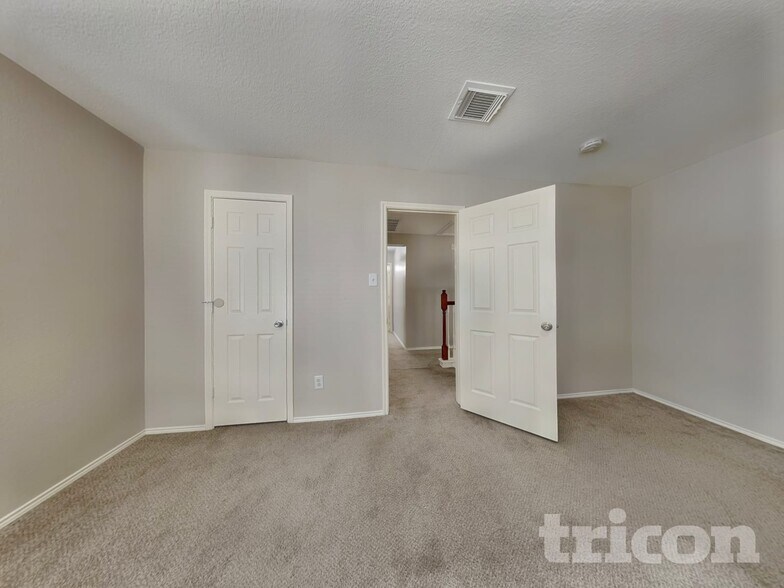 Building Photo - 2642 Skyview Shadows Ct