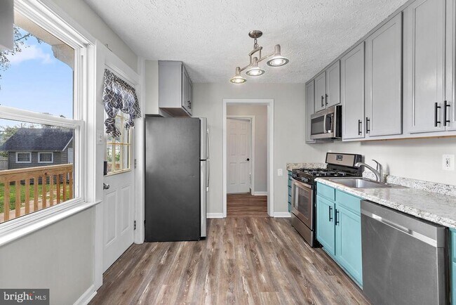 Building Photo - 43 Defense Dr
