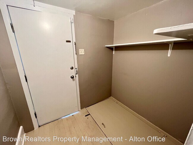 Building Photo - 1 br, 1 bath House - 910 Washington