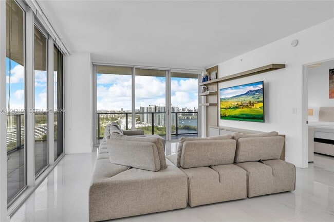 Building Photo - 16385 Biscayne Blvd