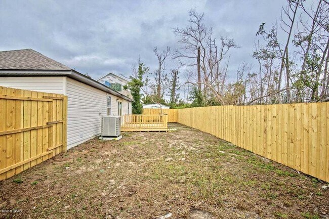 Building Photo - Charming 4-Bedroom Home in Panama City with 2 Full Bathrooms and 1325 Sq Ft."