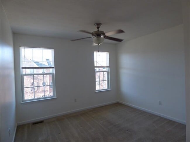 Building Photo - 1820 Rutgers Ln