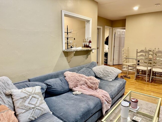 Building Photo - 4 bedroom in Brookline MA 02446
