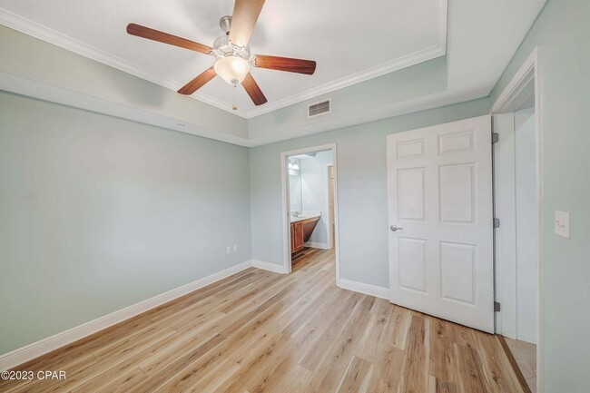 Building Photo - 2400 Grandiflora Blvd