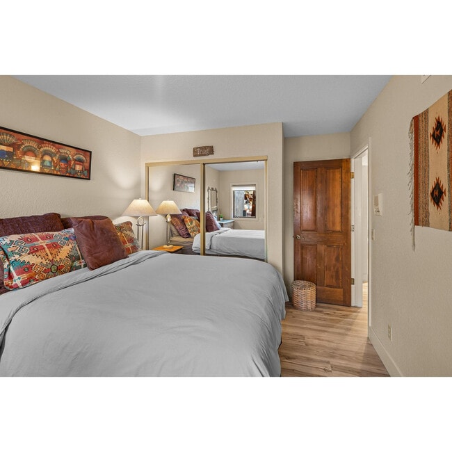 Building Photo - 77 Wild Horse Mesa Dr