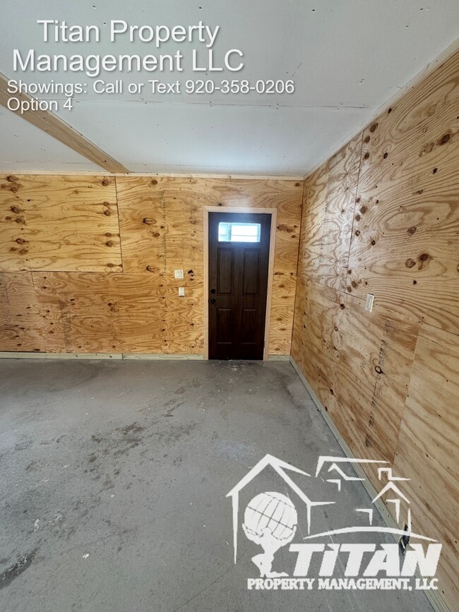 Building Photo - 387 13th Dr
