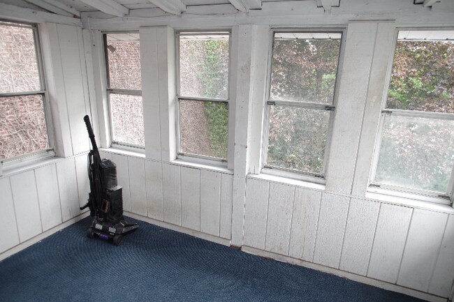 Building Photo - 531 N Main St