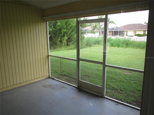Building Photo - 4565 Fairlane Dr