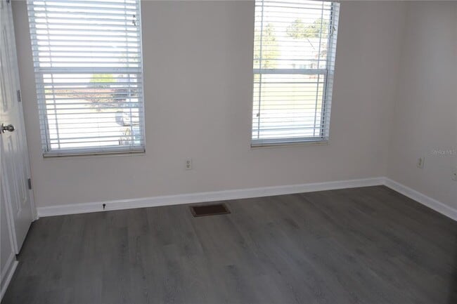 Building Photo - 4468 SW 49th Ave