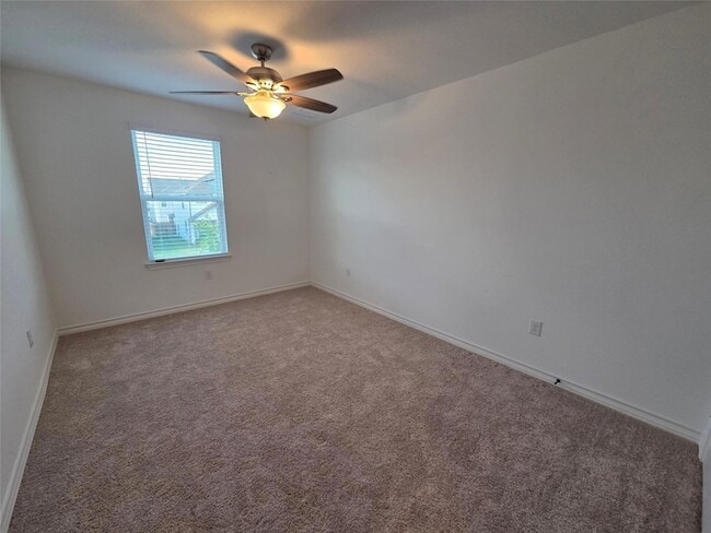 Building Photo - 2913 St Regis Dr
