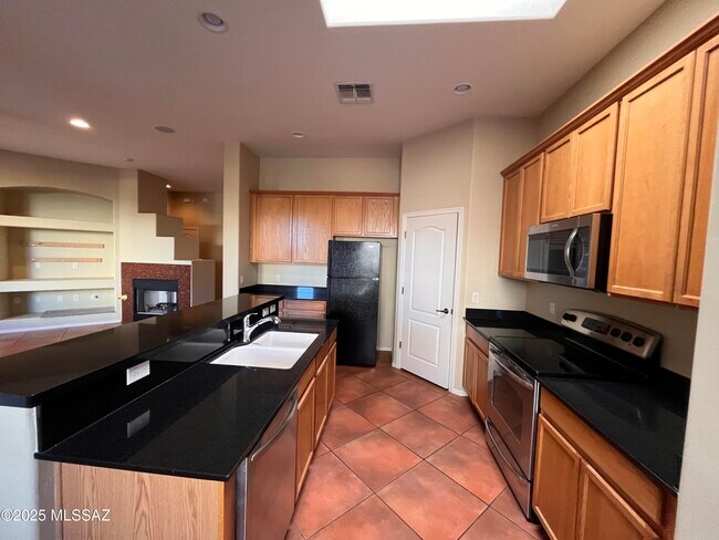 Building Photo - 13451 E Ace High Dr