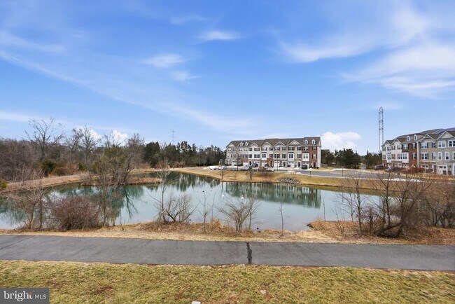 Building Photo - 43593 Mirror Terrace