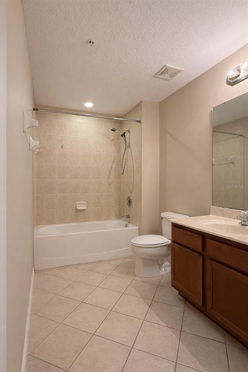 Building Photo - 1136 Crestwood Commons Ave