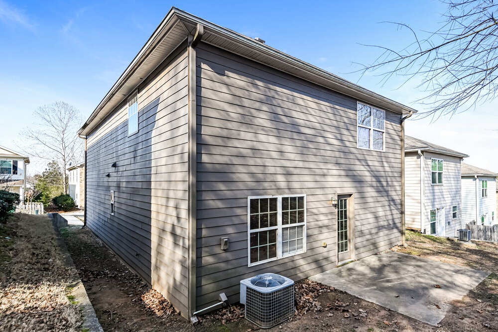 Building Photo - 327 Village Chase