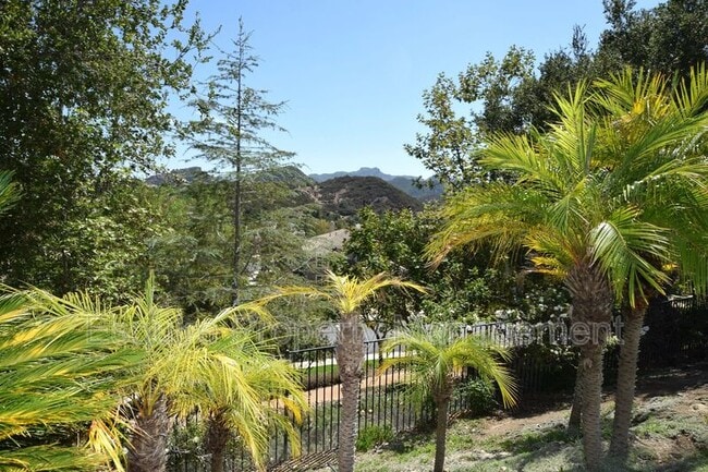 Building Photo - 1674 Bushgrove Ct
