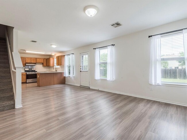 Building Photo - 221 Carriage Way