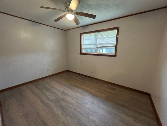 Building Photo - 610 Cottonwood Dr