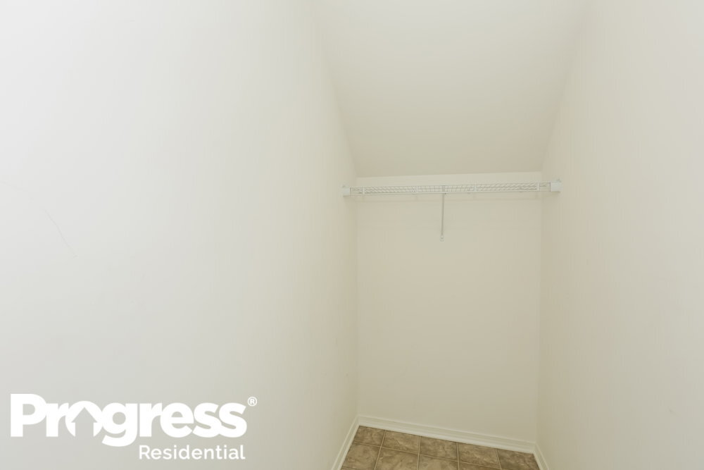 Building Photo - 6329 Highland Commons Dr