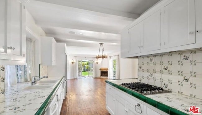 Building Photo - 426 Georgina Ave