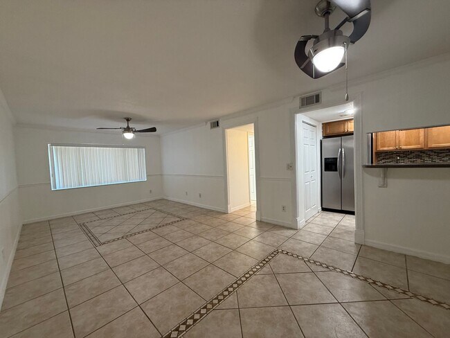 Building Photo - Spacious 2 bedroom 2 bathroom condo in gated community LEASING SPECIAL: HALF OFF 1 MONTH'S RENT F...