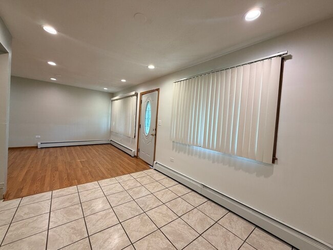 Building Photo - 3507 S 53rd Ave