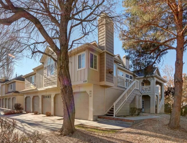 Building Photo - Beautiful Condo In Surprise Valley!