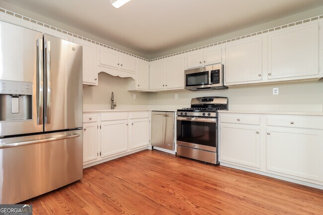 Building Photo - 120 Villa Ridge Dr