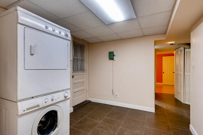 Building Photo - 1667 S Milwaukee St