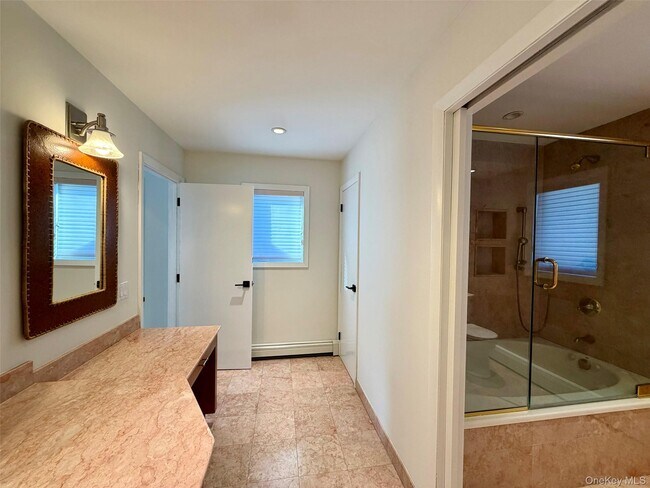 Building Photo - 5 Glen Hill Ct