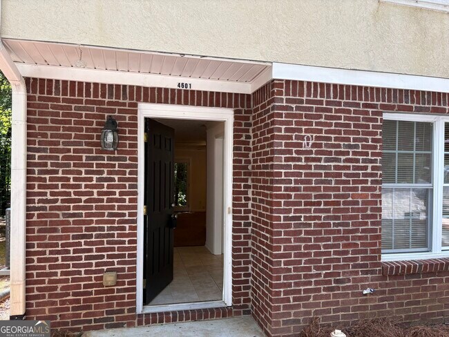 Building Photo - 4601 Logan Way