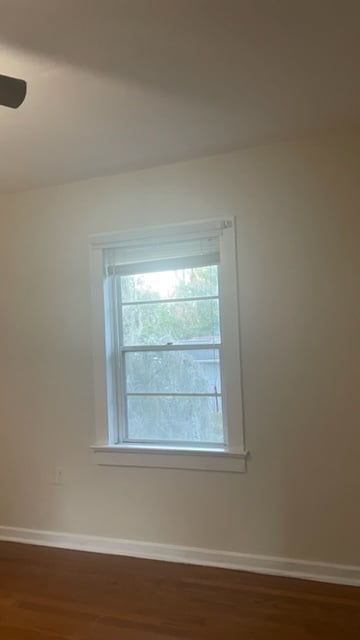 Building Photo - 516 E Esther St