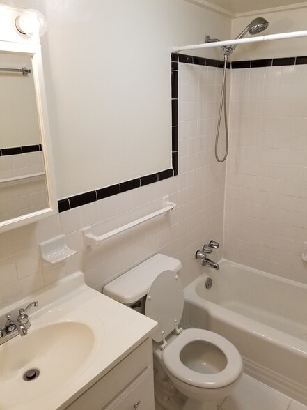 Building Photo - 1931 N Cleveland St